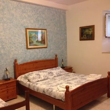 Leonard Acqui Bed and breakfast Roma