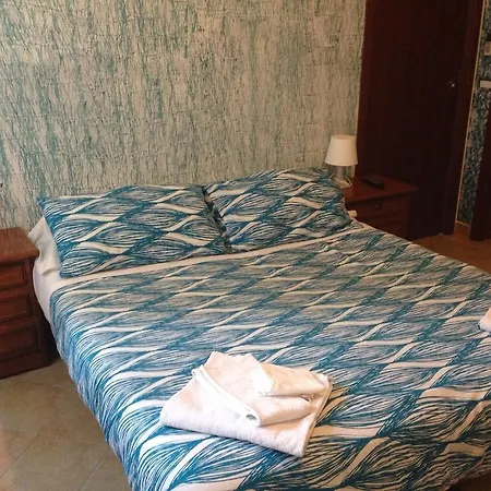 Leonard Acqui روما